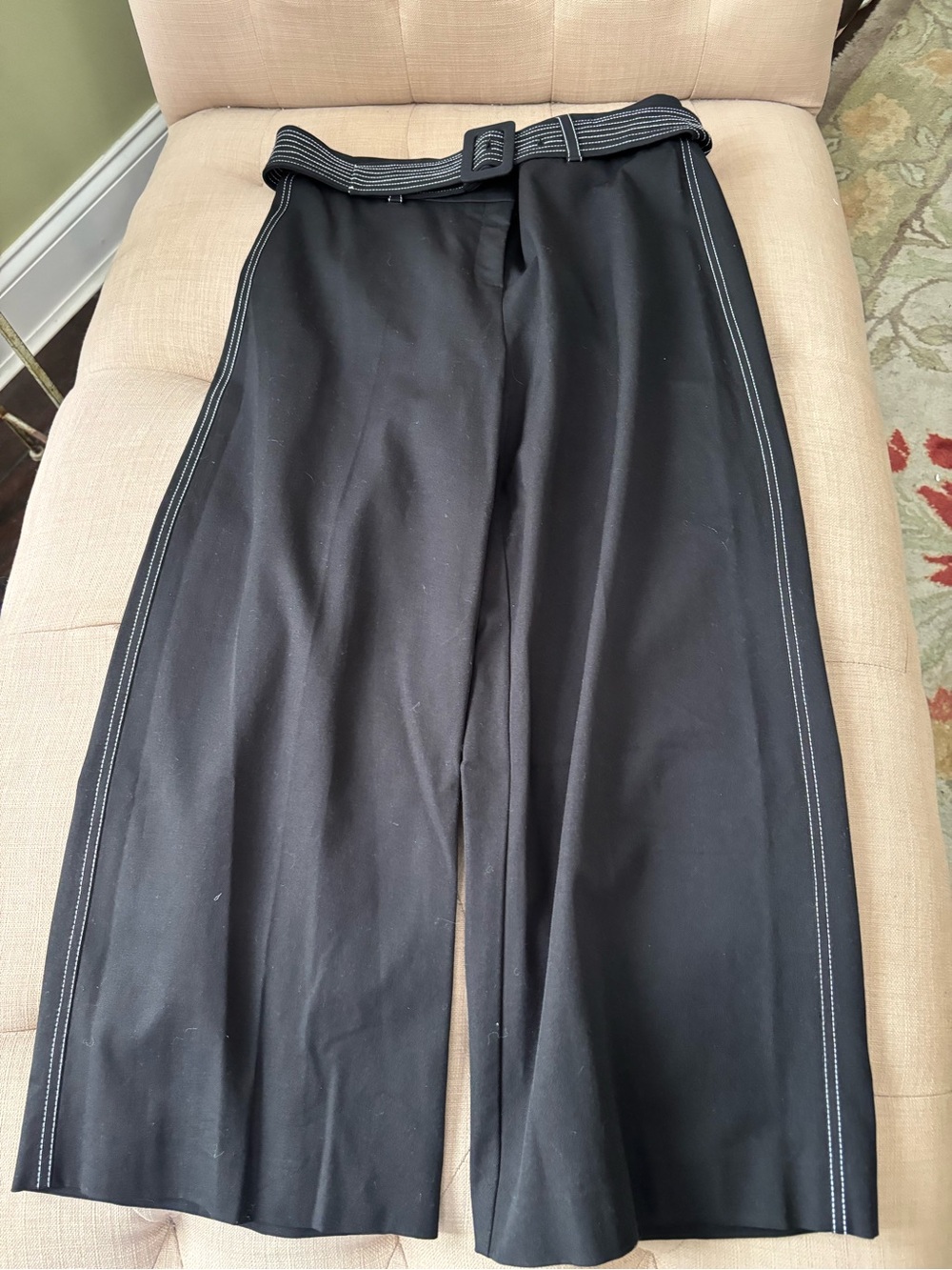Alfani Wide-Leg Capri Pants with Contrasting White Stitching